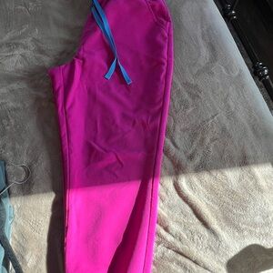 Figs Limited Edition Pink with Blue Accent Zamora jogger Scrub Pant size L/P